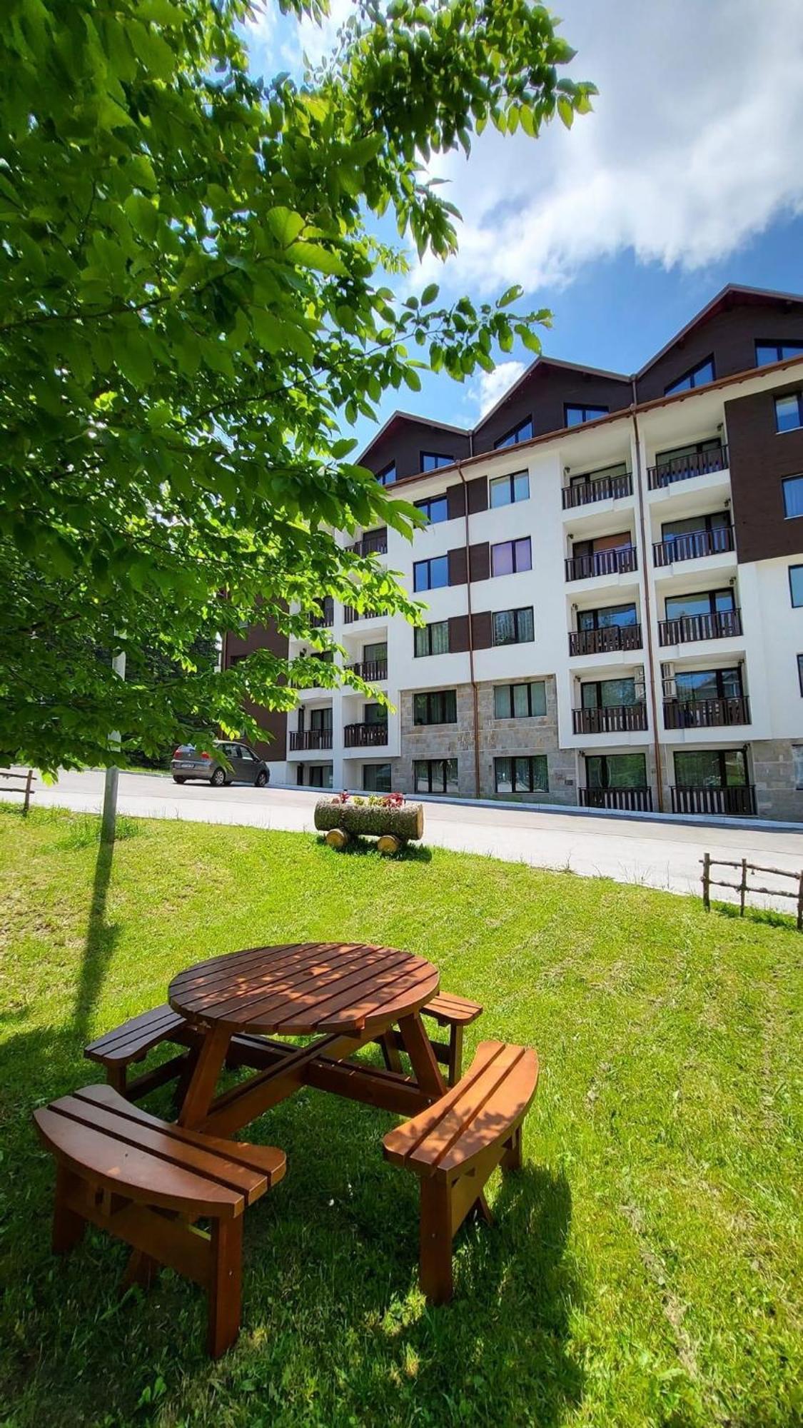 Pm Services Borovets Garden Apartments Bagian luar foto